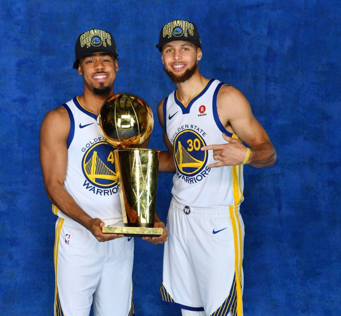 火箭主帅乌度卡公开批评裁判事件概述（火箭主教练乌度卡炮轰裁判事件回顾）