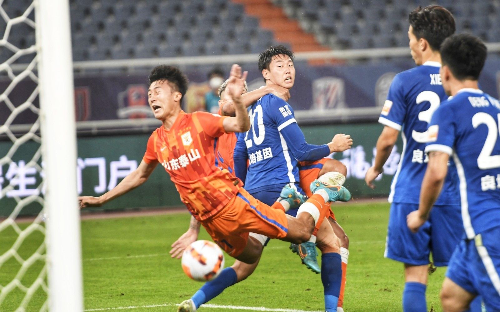 米体：路易斯-恩里克表现欠佳，没把握住这次宝贵的首发机会（米体：路易斯-恩里克发挥低迷，未能把握难得的首发良机）