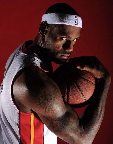 米切尔砍下48+4+4得分赛季新高，带队完成15分逆转（米切尔48分4板4助创赛季新高，率队实现15分大逆转）