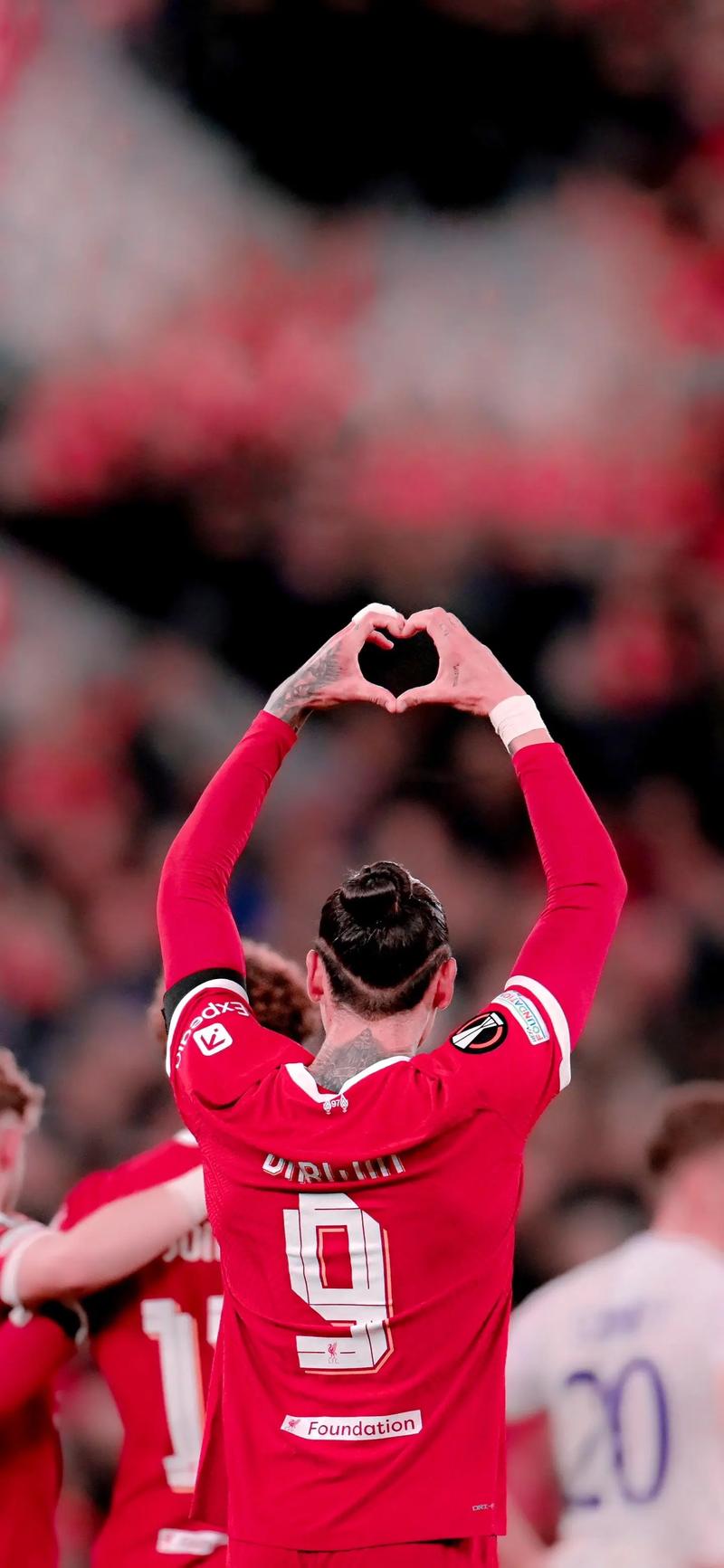 意媒：尤文冬窗很难签下贝尔纳韦，其3千万身价是主要障碍（意媒：尤文冬窗求购贝尔纳韦受阻，3000万身价成最大障碍）