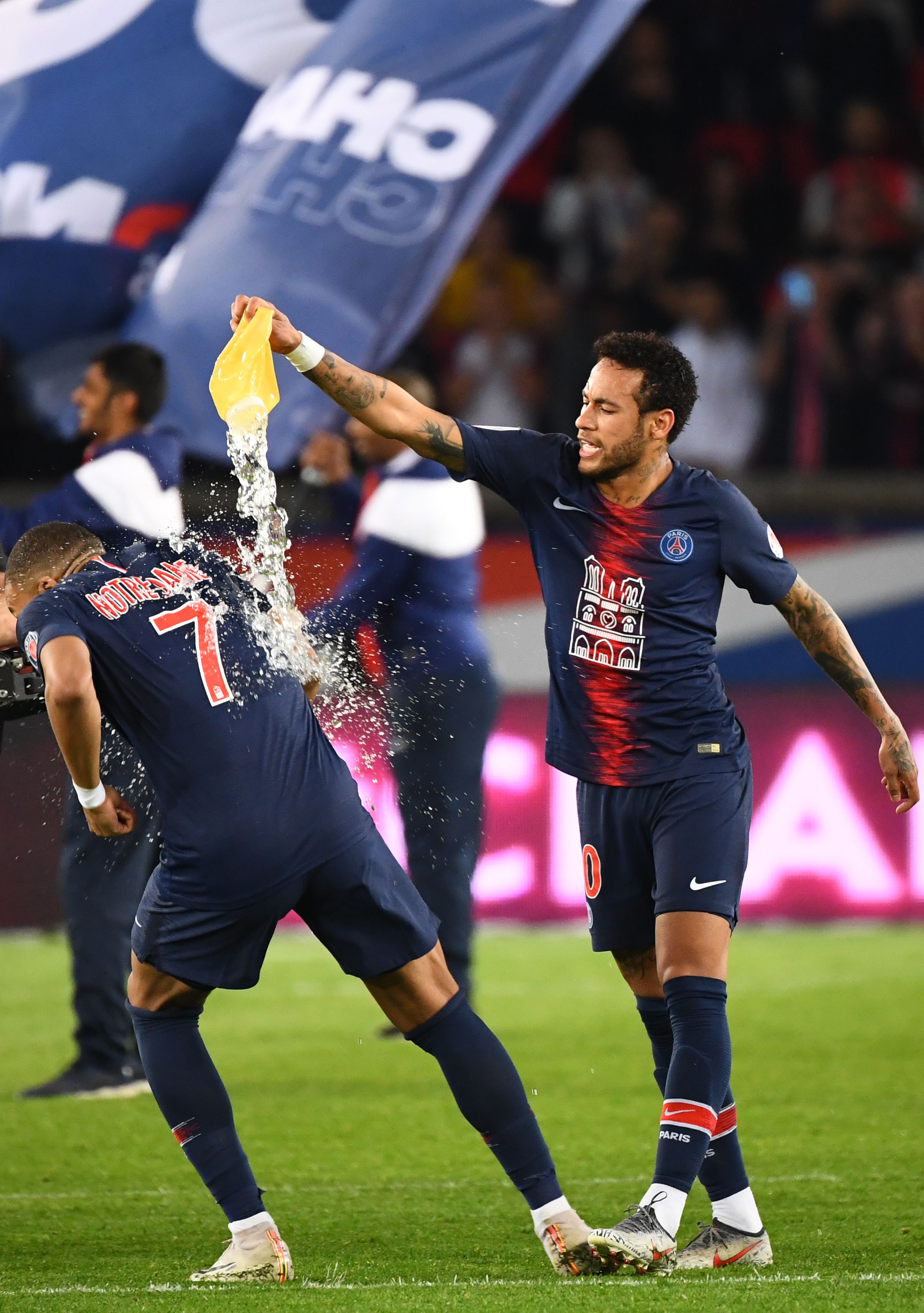 独行侠vs快船伤病报告：浓眉轮休，伦纳德预计可以出战（独行侠对阵快船伤情更新：浓眉将轮休，伦纳德有望登场）