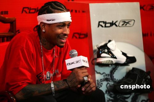 德甲战报：基尼洛斯1射1传，奥格斯堡2-0战胜勒沃库森（德甲：基尼洛斯传射建功，奥格斯堡2-0击败勒沃库森）