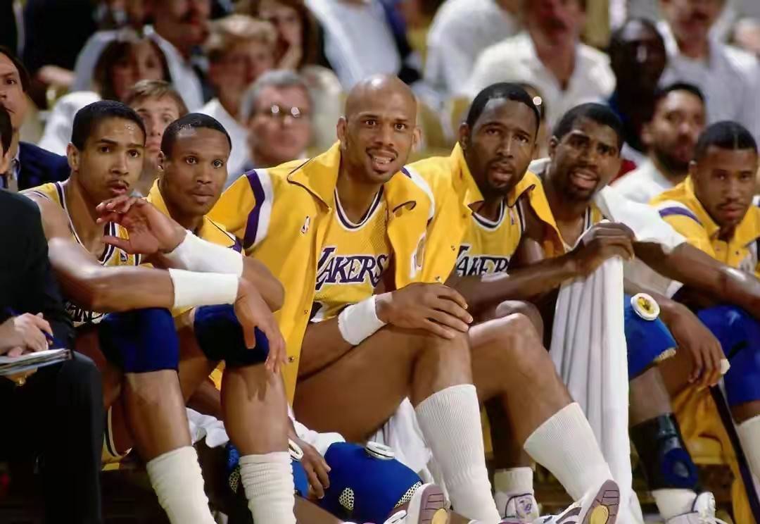 世体：克里斯滕森伤势有所好转，今天他进行了场地训练（世体：克里斯滕森伤势见改善，今日重返场地进行训练）