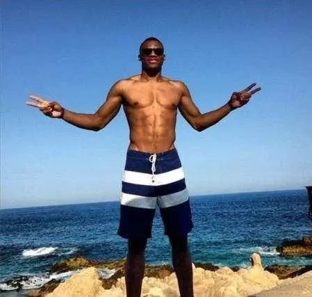 港队本月亚洲杯预选赛大名单：陈晋一领衔中超、中甲8将入选（香港队本月亚洲杯预选名单出炉：陈晋一领衔，中超中甲8人入选）