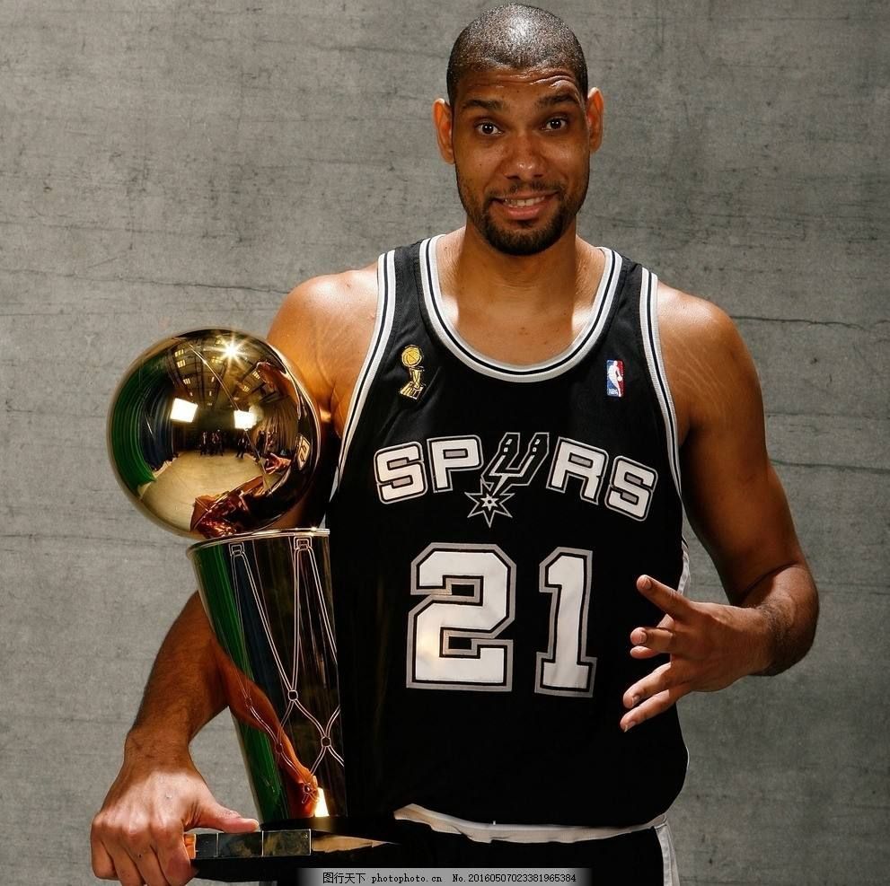 砍瓜切菜！库里内外开花包办球队7分 帮助勇士夺回场上主动（库里里外齐开火连取7分，助勇士重夺场上主动权）