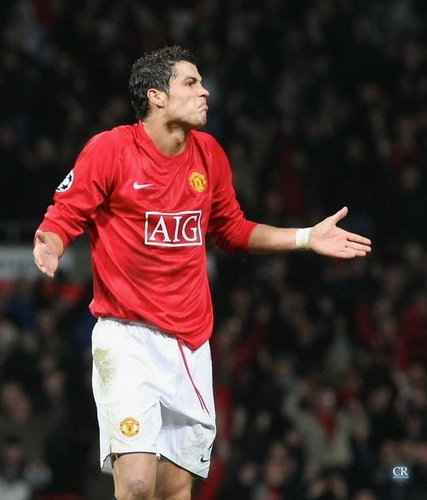 詹姆斯投篮与传球给八村哲的区别解析（詹姆斯投篮与给八村哲传球的差异解读）