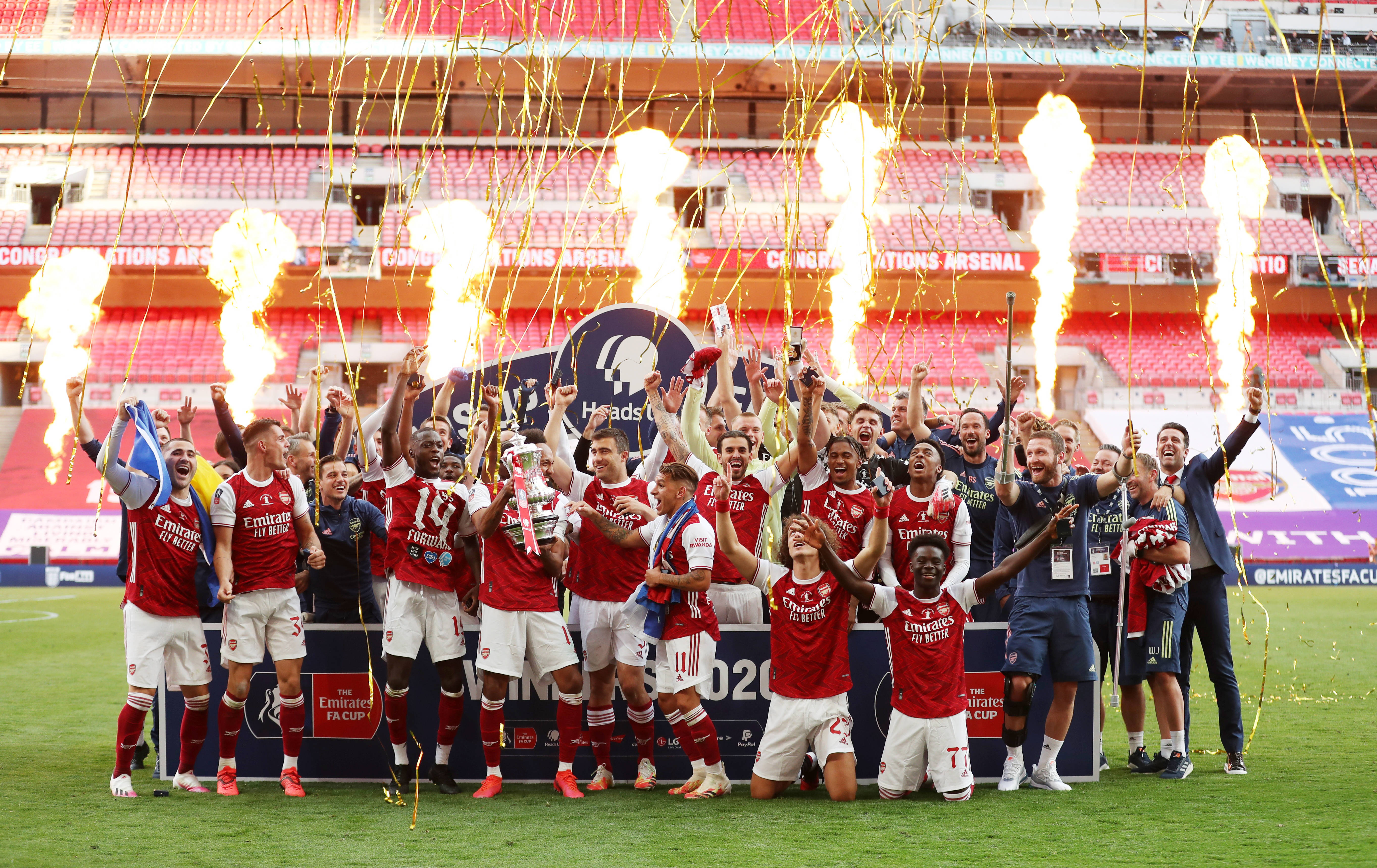 英媒：压垮骆驼的最后一根稻草，或是萨拉赫欧冠防守的懈怠（英媒：萨拉赫欧冠防守端松懈，或成球队崩盘的决定性诱因）