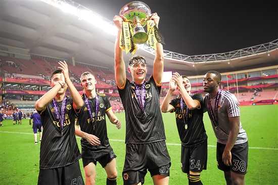 记者：亚特兰大已经接触莫塔，后者也优先考虑重返意甲（记者：亚特兰大已与莫塔接洽，莫塔将重返意甲列为首选）