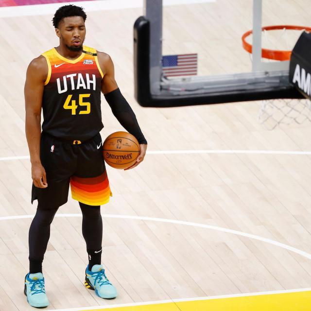 豪门俱乐部官宣主帅续约，合同长达三年（豪门球队官宣与主帅续约，三年长约达成）