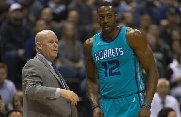 状态欠佳！浓眉上半场出战接近16分钟7中0得0分（手感冰凉！浓眉半场近16分钟7投全失，零分收场）