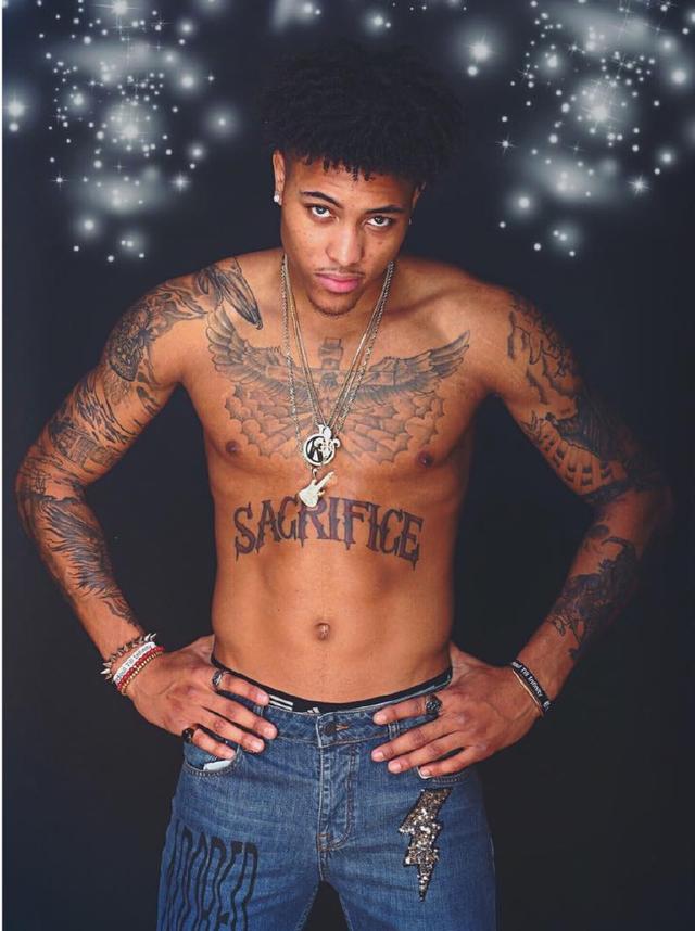 常州举办足球音乐晚会，黄紫昌夫妇甜蜜献唱《小酒窝》（常州上演足球音乐之夜，黄紫昌携妻深情合唱《小酒窝）