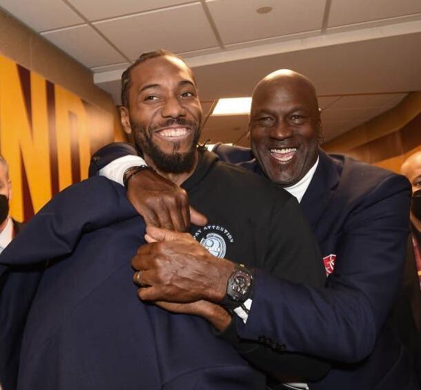 吴曦避谈无缘冠军：球队目标是击败对手，下赛季要做好细节（吴曦不谈失冠：球队重在击败对手，下赛季抓好细节）