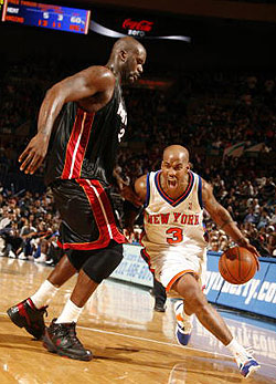 哈曼：拜仁仍是欧冠冠军的重要竞争者，战胜大巴黎是一种警告（哈曼：拜仁依旧是欧冠夺冠热门，击败巴黎是一记警钟）