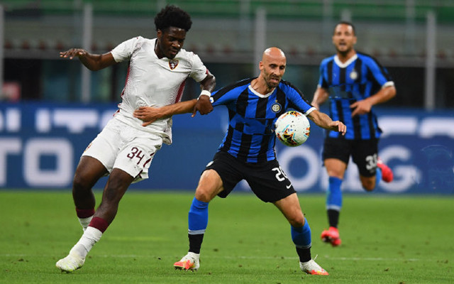 野性不可驾驭，美女球员莱曼晒大尺度艺术照（莱曼发布大胆艺术写真，野性魅力难以束缚）