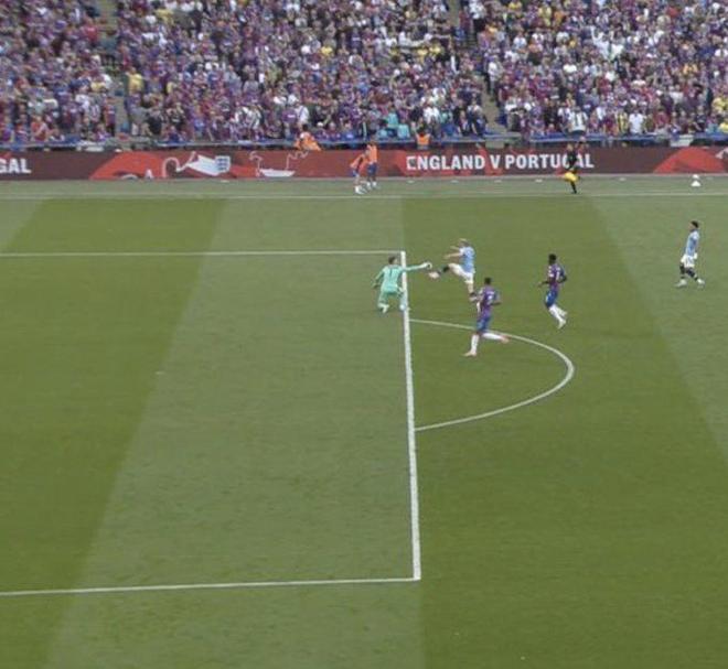 这个点球不吹，合理吗？（这次点球未判，是否合理？）