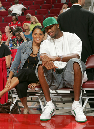 巴黎圣日耳曼梅西助攻内马尔破门（梅西送助攻，内马尔为巴黎圣日耳曼破门）