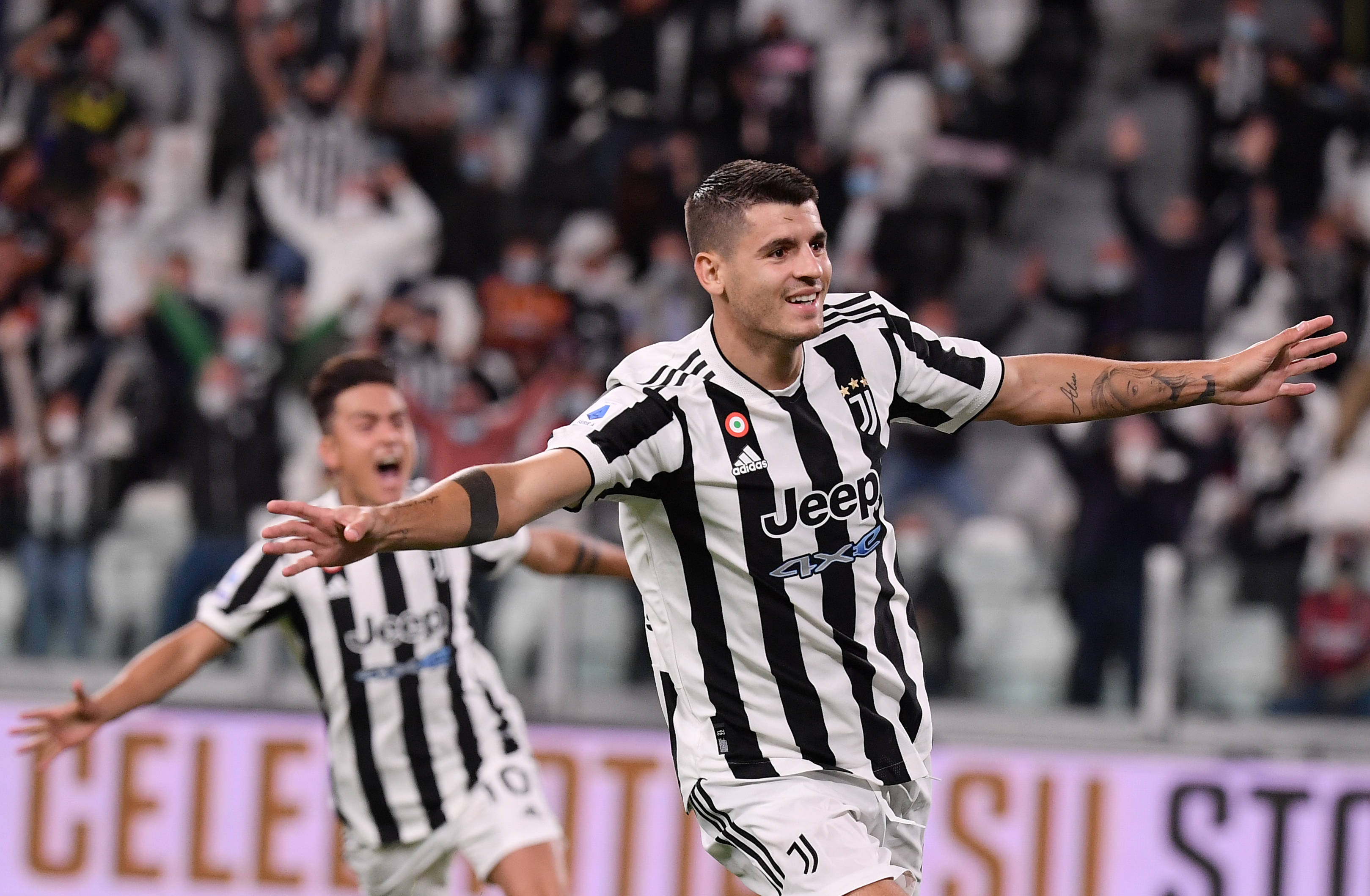 韦斯利-福法纳：埃斯特旺像队中的小宝宝，我们都在帮他适应（韦斯利·福法纳：埃斯特旺像队里最小的孩子，大家正帮他尽快融入）