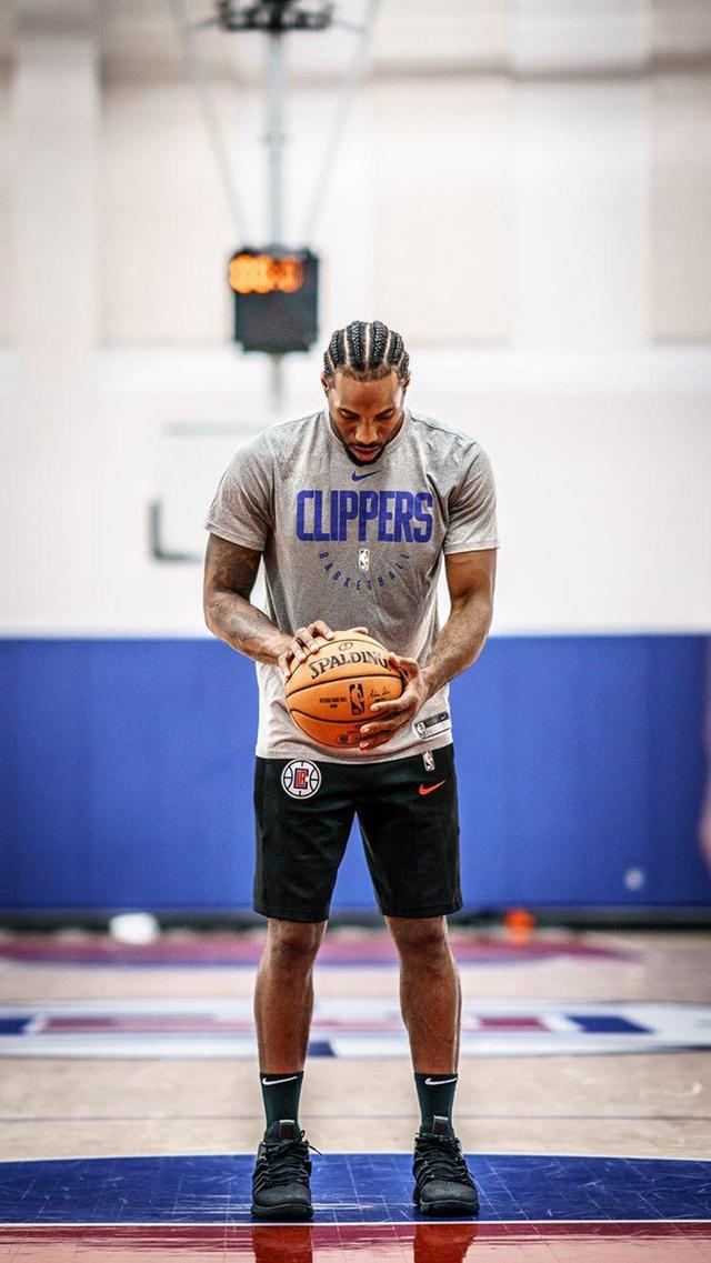 奇兵！兰代尔末节3记关键三分杀死悬念，正负值+19（兰代尔末节连中三记关键三分锁定胜局，正负值+19）