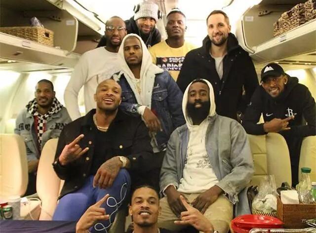 NBA：勇士击败森林狼 库里三分火力全开（NBA：勇士击退森林狼 库里三分如雨）